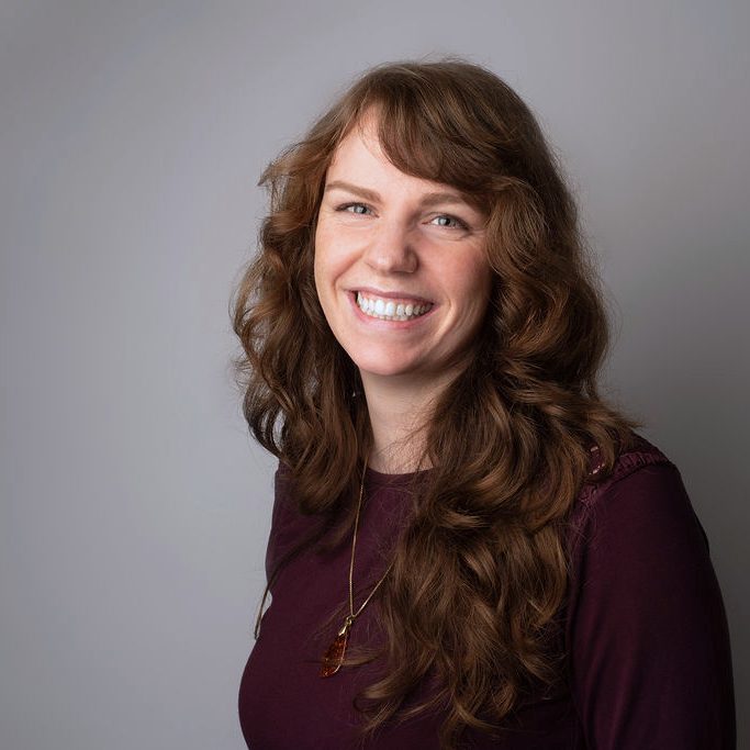 Portrait von Therapeutin Marie – EMDR, Traumatherapie und Verhaltenstherapie. Psychotherapie in Saarburg, Trier, Luxemburg, Merzig. 